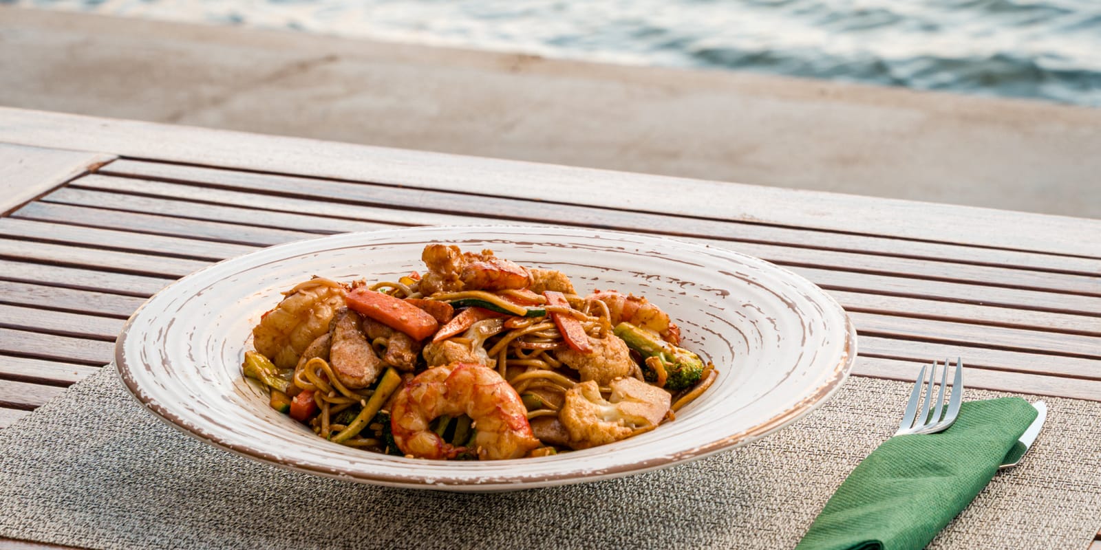 Pastas y wok en Casanova Restaurante, Cala Estancia